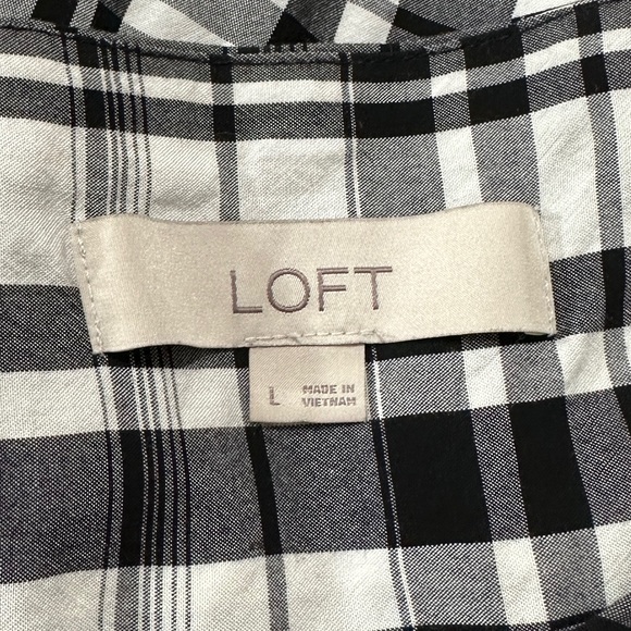 Loft || woman’s paid long sleeves blouse Size Large - Picture 6 of 6